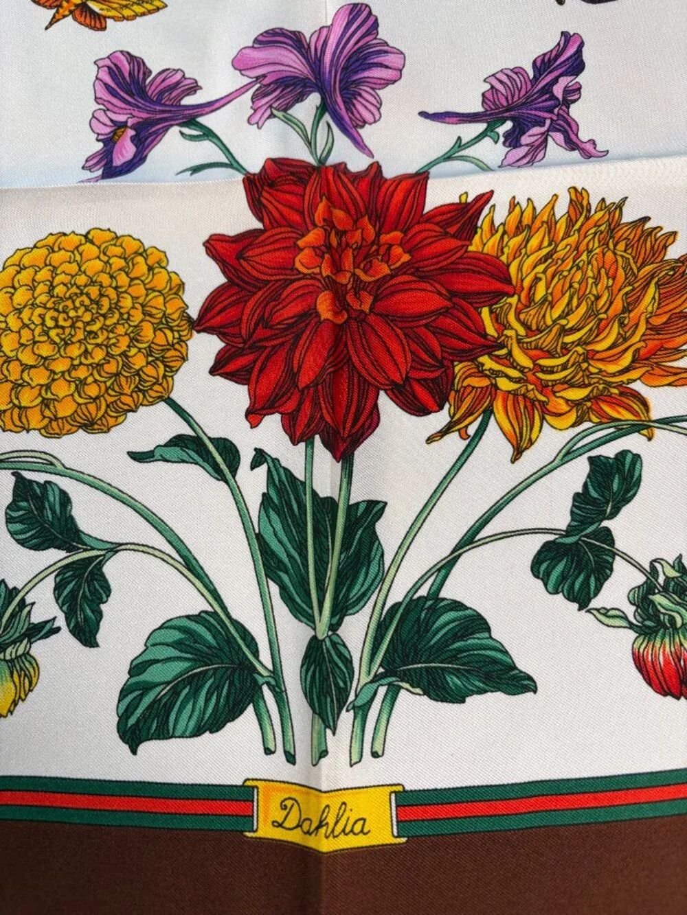 NWT Vintage Gucci “Dahlia” Silk Scarf 34